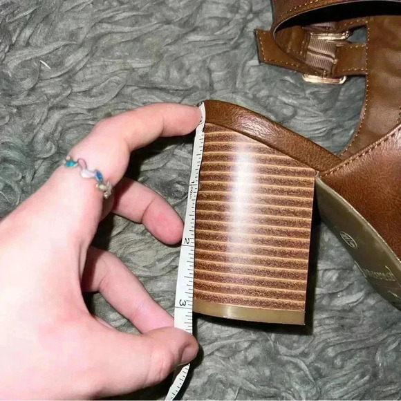 Bamboo Strappy Peep Toe Block Heel Brown Booties, size 6 - Picture 9 of 12